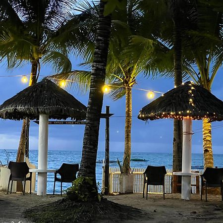 Treasure Beach Resort Carles Buitenkant foto